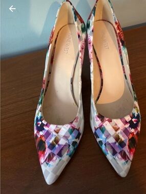 Nine West Multicolor Geometric Floral Pointed Pumps